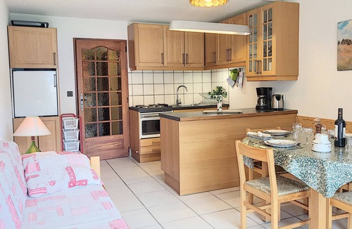 Saint-Martin-de-Belleville Apartment | Bright apartment for 6, ski-in/ski-out, south terrace