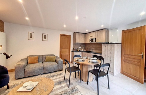 Saint-Martin-de-Belleville Apartment | Bright apartment near slopes – Sleeps 4