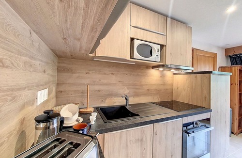Saint-Martin-de-Belleville Apartment | Bright apartment near slopes – Sleeps 4
