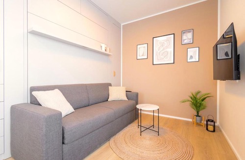 Holesovice Apartment | Bright 2BR - 4th floor, Balcony, Free Parking by Gravity Prague