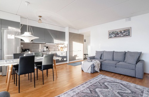 Jyvaskyla Apartment | Bright 2BR Apartment with Lake Views