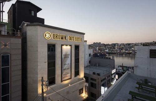 Chungmu Hotel | Brown-Dot Tongyeong