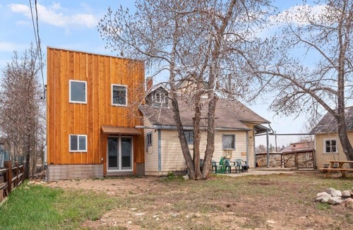 Leadville House | Brown's Bungalow — 4BR Leadville Home, Fenced Yard, On the Mineral Belt, Dogs OK