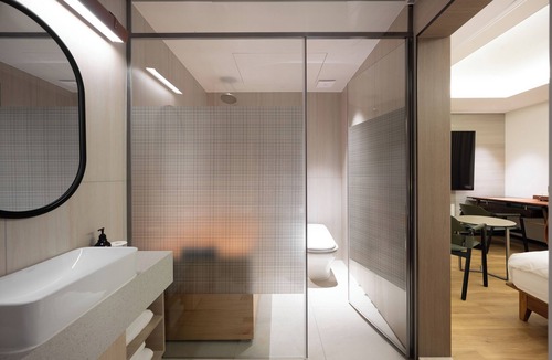 Gyo-dong Hotel | Browndot