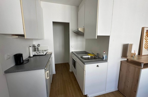 Simmering Apartment | Budget Apartment in Vienna – Bright & Quiet