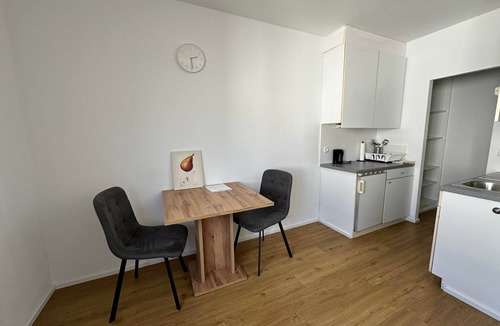 Simmering Apartment | Budget Apartment in Vienna – Bright & Quiet