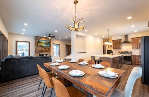 Grand Elk Ranch House | Buffalo Run- Luxury home, dog OK, HOT TUB, near RMNP