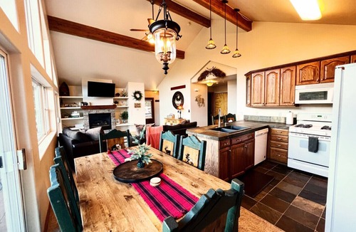 Green Mountain Falls Cabin | Buffalo Sunrise GMF · Mountain Vistas & Lake Views Buffalo Sunrise