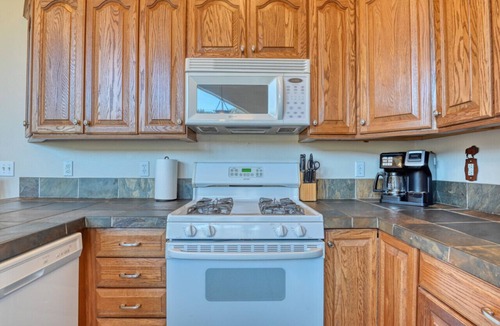 Green Mountain Falls Cabin | Buffalo Sunrise GMF · Mountain Vistas & Lake Views Buffalo Sunrise