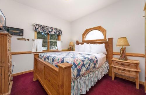 Fall River Estates Apartment | Bugle Pointe A16 by Estes Park Condos