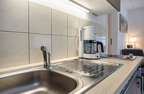 Dranske House | Bungalow 'Bungalow Kay, Bgl 4' with Private Terrace and Wi-Fi