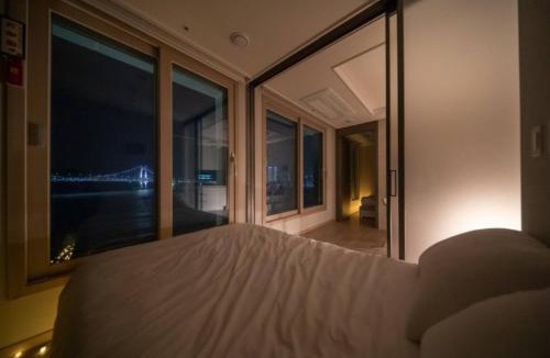 Suyeong-Gu Apartment | #Busan #Gwangalli #CozyStay #GwanganBridge #Sunrise #OceanView