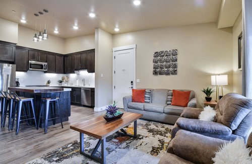 Moab South Valley Condo | C9 and C12 Combo - Sage Creek - Elevated Pool View
