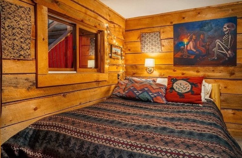 Boulder Cabin | Cabin in the Pines. Close to Boulder, Colorado and Indian Peaks Wilderness.