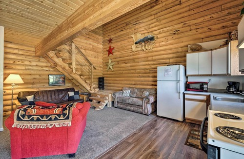 Spanish Valley Cabin | Cabin w/Fire Pit, Views & BBQ: 18 Mi to Moab!