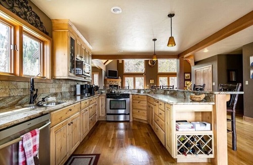 Mesa Ski Chalet | Cabina Bosco - Large Cozy Chalet Near Powderhorn Resort