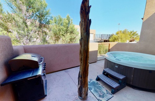Moab South Valley Condo | Cairn House ~ 4A7, 3 Bed Townhome. Entertainment Lounge. Upstairs Balcony.