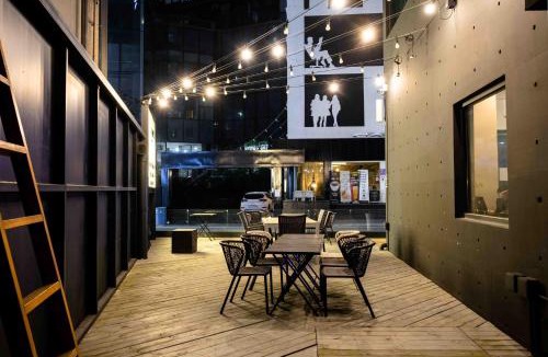 Haeundae Hostel | CANVAS BLACK Guesthouse