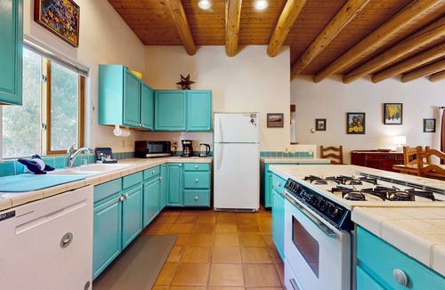 Taos House | Casa Belleza - Dog-Friendly, Fenced Yard, AC