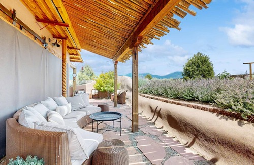 Taos House | Casa de Taos - Adobe Retreat, Hot Tub & Mesa Views