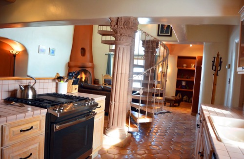 Arroyo Seco House | Casa del Lujo Open Floor Plan Great Mountain Views pool tennis Hot Tub wi-fi