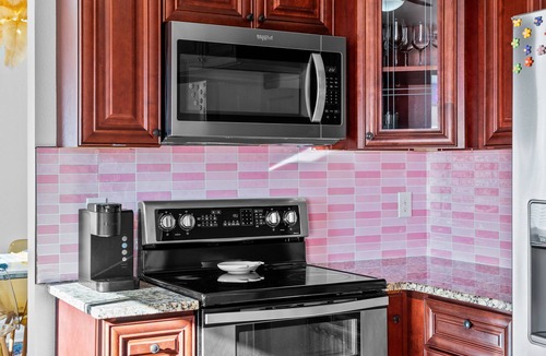 South Westminster House | Casa Kaleidoscope: Whimsical Selfie Museum - 5bd sleeps 15