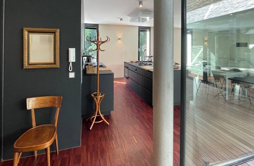 Steinbachtal House | Casual luxury, close to the forest: 180 sqm atrium apartment in top villa area