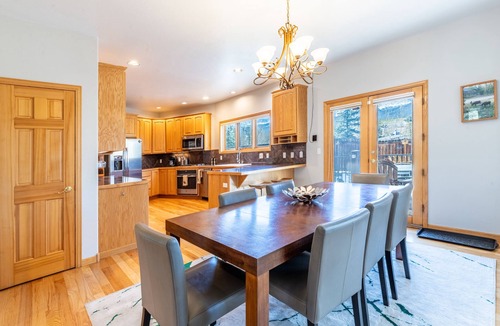 Breckenridge House | Central to Breck/Copper/Keystone with Hot Tub + EV