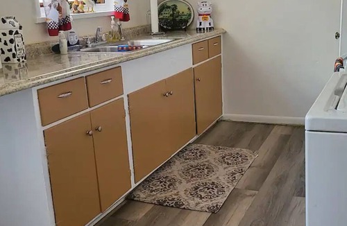 Alamosa House | Centrally located Alamosa house - License No. 1430
