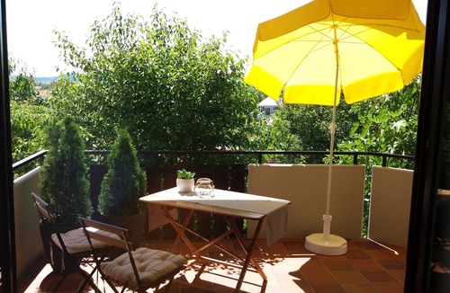 Ueberlingen Apartment | Centrally located apartment with views of the countryside and the city