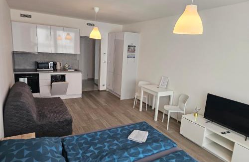 Prague 9 Apartment | Centre Design Suite O2 Arena - Parking - large glass balcony - plátce DPH - big TV - Coffee, 24-7 Self Check-in