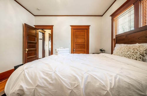 Central Colorado Springs House | CH Wahsatch House - 3BD in Colorado Springs