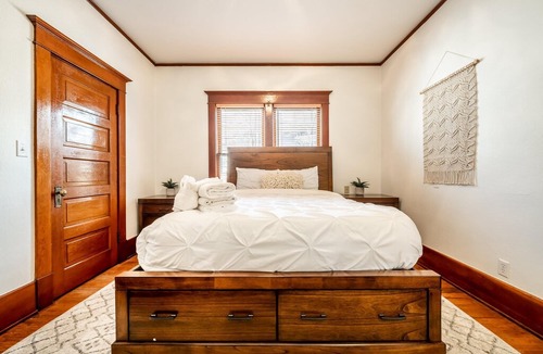 Central Colorado Springs House | CH Wahsatch House - 3BD in Colorado Springs