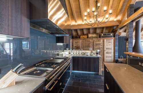 Les Allues Ski Chalet | Chalet Époustouflant au Calme avec Vue Imprenable!