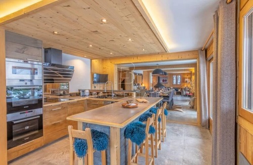 Demi-Quartier Ski Chalet | Chalet, 1st floor, terrace, fireplace or stove, parking, tv, 240m², Combloux