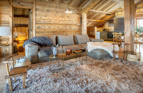 La Clusaz Apartment | Chalet Backflip - family base for 10 with sauna - OVO Network