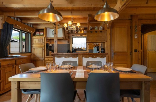 Argentiere Ski Chalet | Chalet Family | Center | View | Hikes | Parking