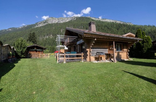 Argentiere Ski Chalet | Chalet Family | Center | View | Hikes | Parking