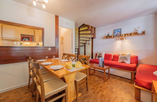 Chamonix City Centre Apartment | Cham Sud Jonquilles328 Family-Friendly 3BR with Balcony & Views, Chamonix, France