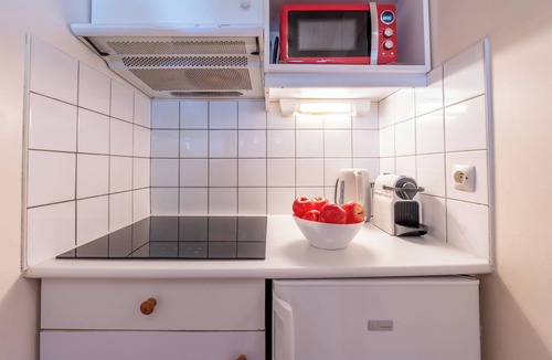 Chamonix City Centre Apartment | Cham Sud Jonquilles328 Family-Friendly 3BR with Balcony & Views, Chamonix, France