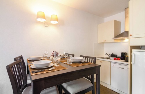 Chamonix City Centre Apartment | Cham Sud Rivière 407 Mountain-View Balcony sleeps 4, Chamonix, France