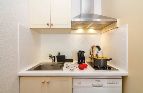 Chamonix City Centre Apartment | Cham Sud Rivière 407 Mountain-View Balcony sleeps 4, Chamonix, France