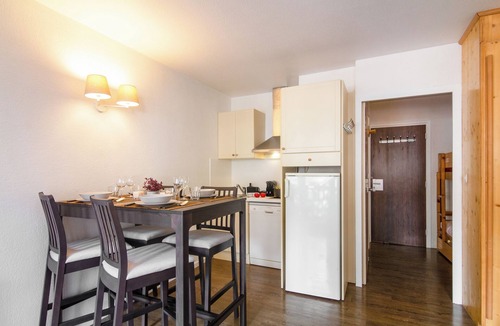 Chamonix City Centre Apartment | Cham Sud Rivière 407 Mountain-View Balcony sleeps 4, Chamonix, France