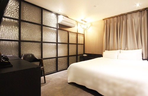 Jinhae-daero Hotel | Changwon Jinhae Olive