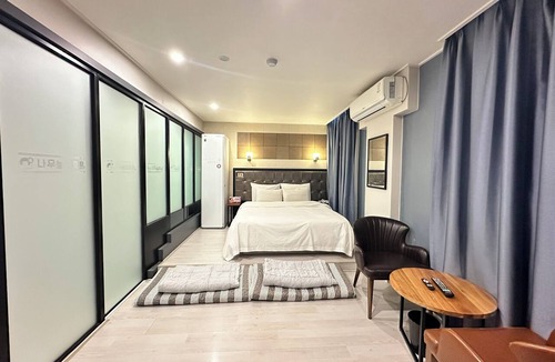 Changwon Hotel | Changwon Myeongseodong Namuneulbo Hotel