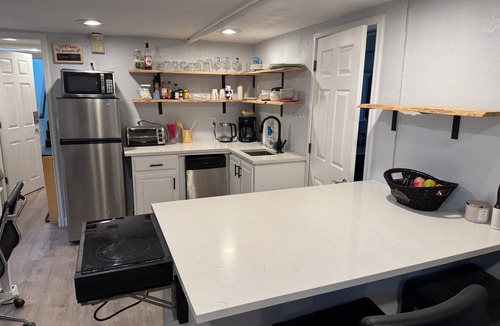 Washington Park West Apartment | Charming 1 bedroom Wash Park guest suite w/fireplace