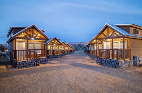 Moab South Valley Cabin | Charming 2-bedroom cabin #104 with AC, Wi-Fi in amazing Moab