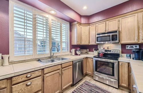 Littleton House | Charming 2-bedroom townhome Fully Furnished 60+ Day Rental