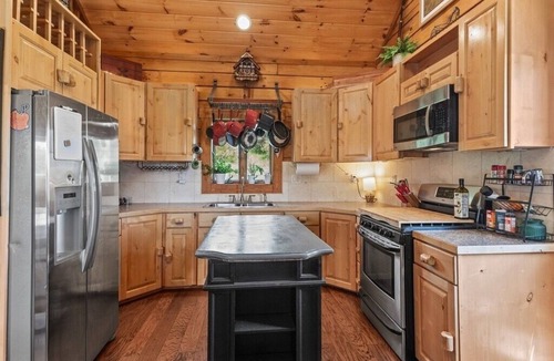 Burns House | Charming 3-bedroom cabin in Yampa for a cozy getaway