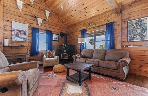 Burns House | Charming 3-bedroom cabin in Yampa for a cozy getaway